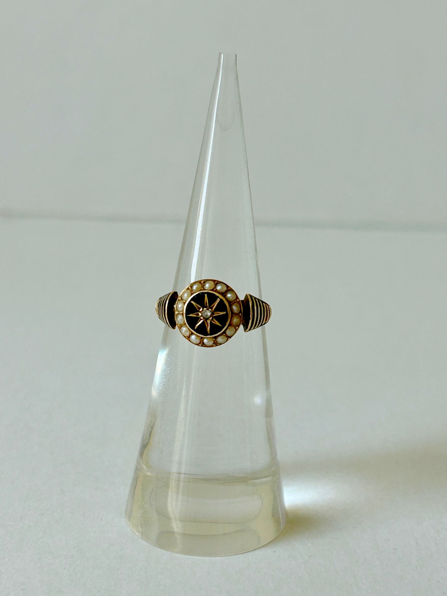 Antique 15ct Mourning Ring - Sz 4