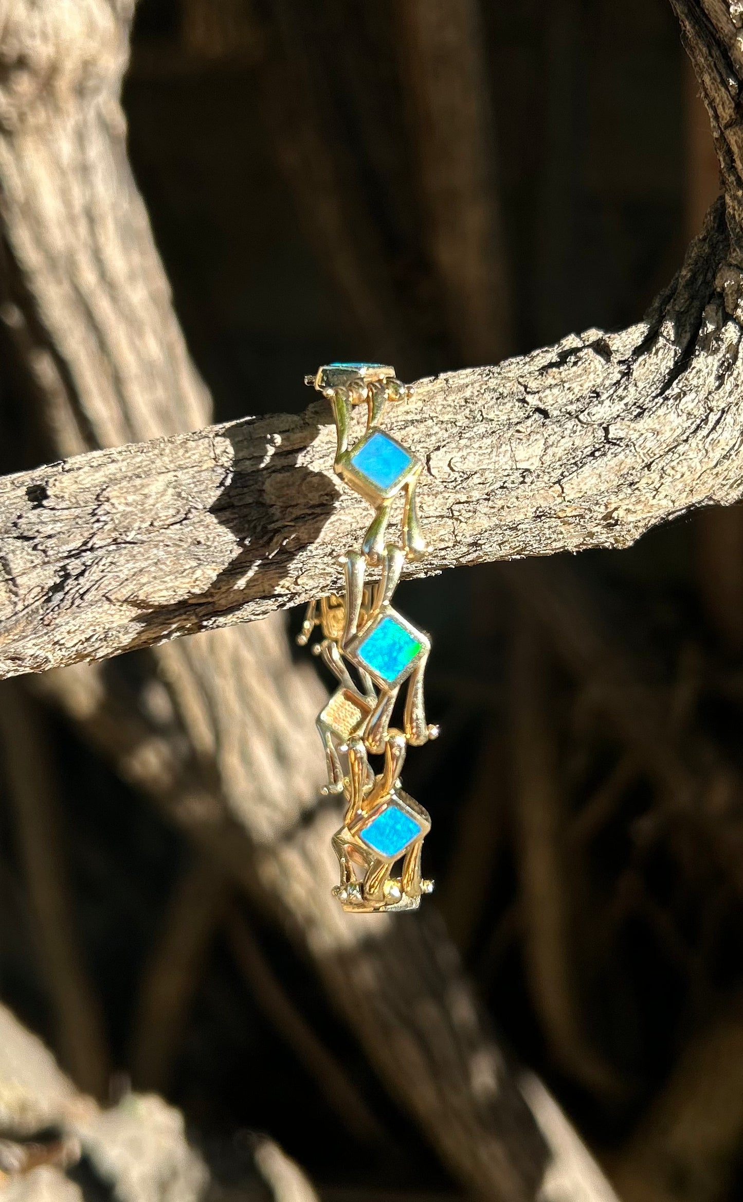 Vintage 14k Australian Crystal Opal Inlay Bracelet