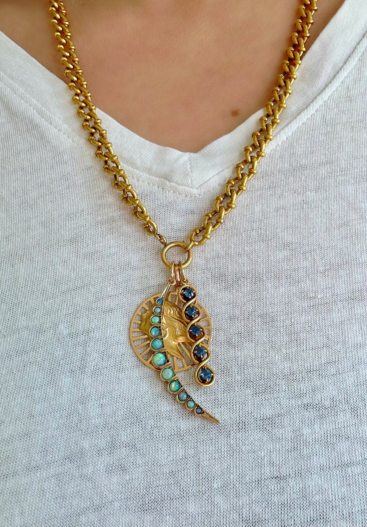 Vintage 18k Lady Fortuna Pendant