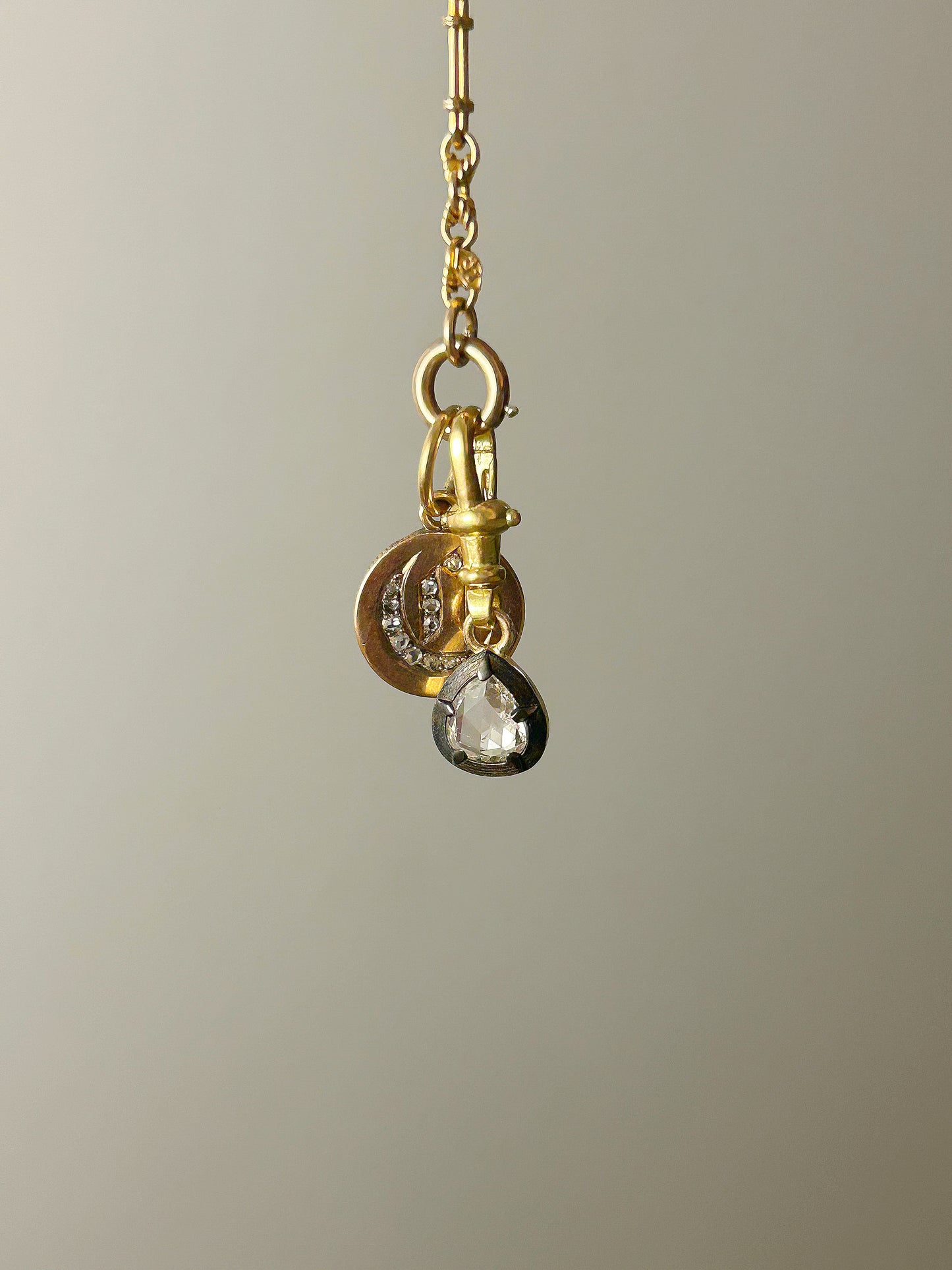 Rovie Made: 18k Antique Style Collet 0.57 ct Rose Cut Pear Diamond