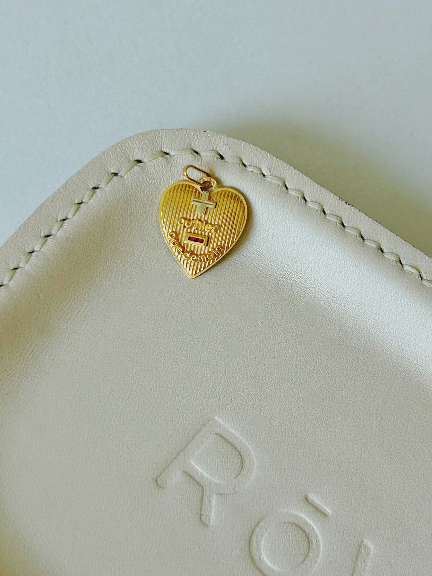 Vintage 18k Augis Heart Love Token