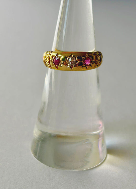 Antique 18k Ruby & Diamond Star Set Gypsy Ring - Sz 4.75