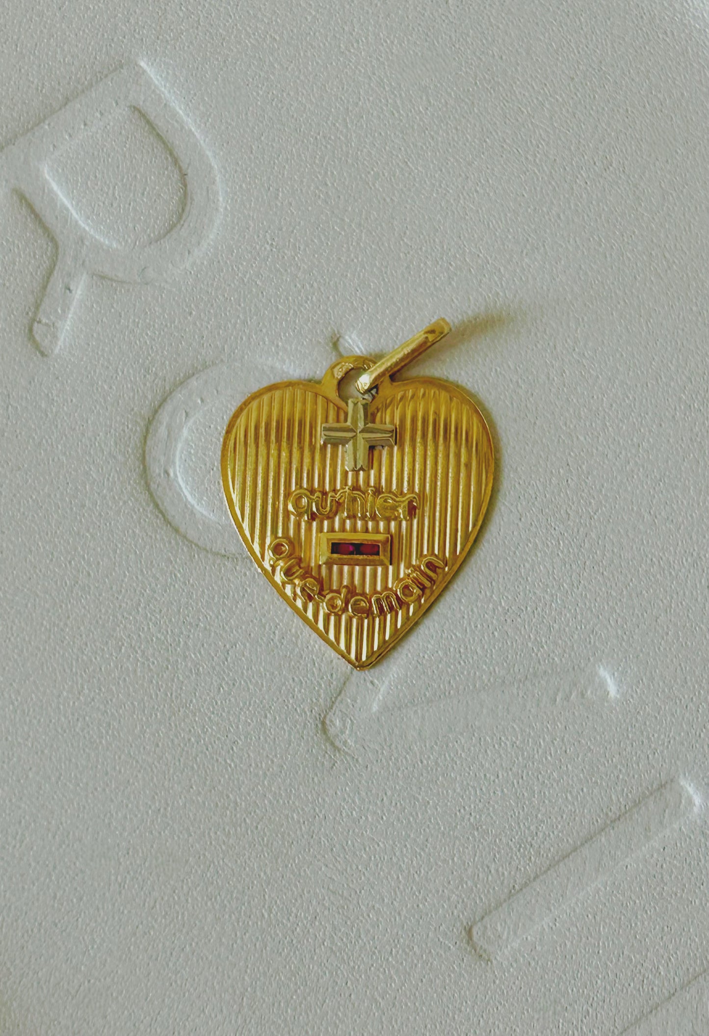 Vintage 18k Augis Heart Love Token