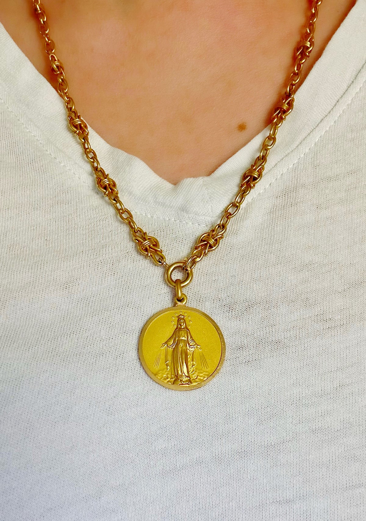 Vintage 18k Italian Miraculous Virgin Mary Pendant