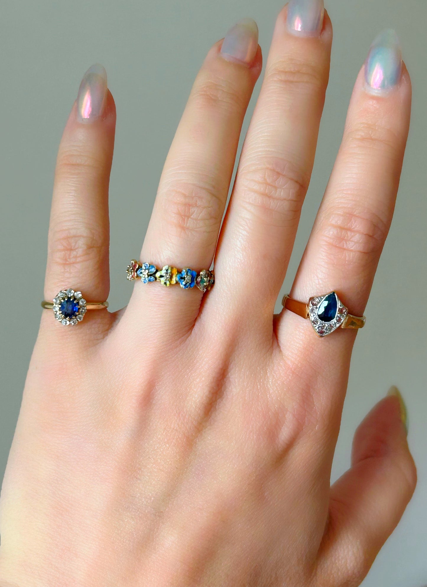 Antique 18K Sapphire & Diamond Shield Ring - Sz 7.5