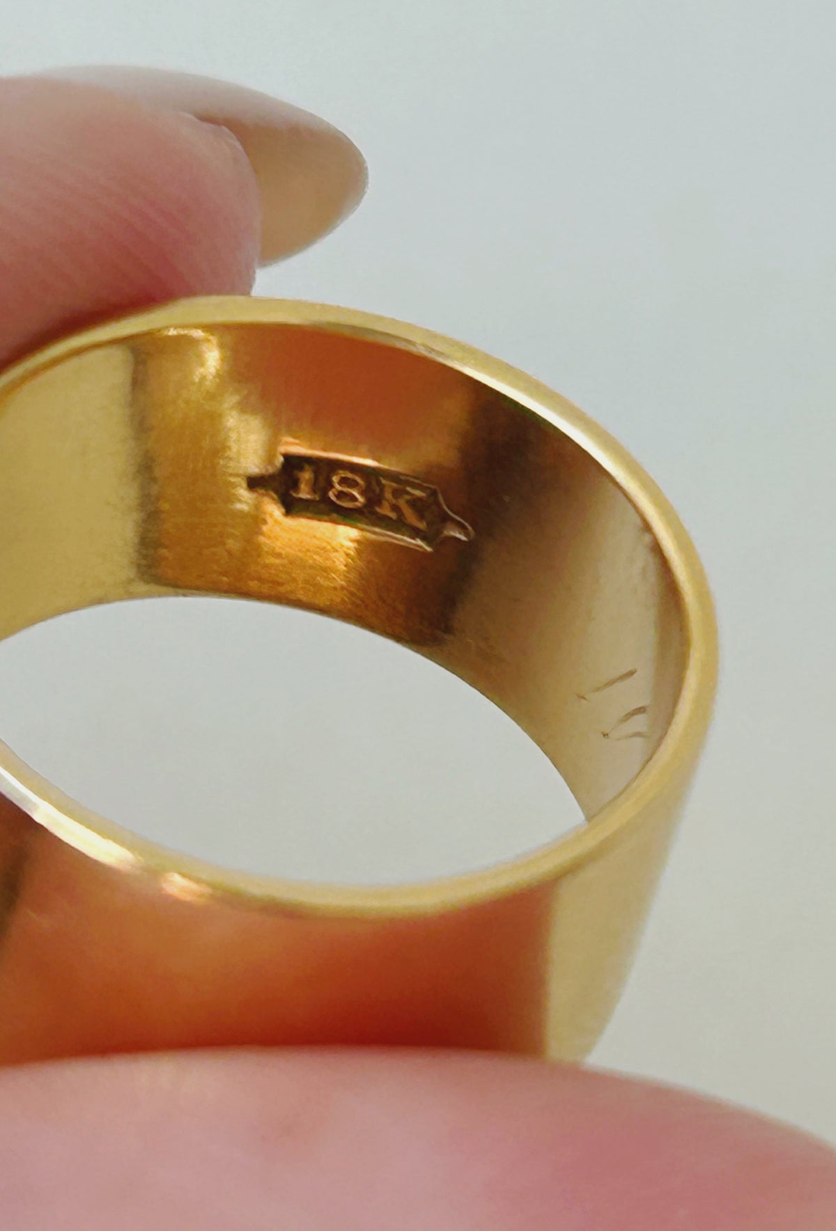 Antique 18k Wide Pipe Cut Cigar Gold Band - Sz 6.5