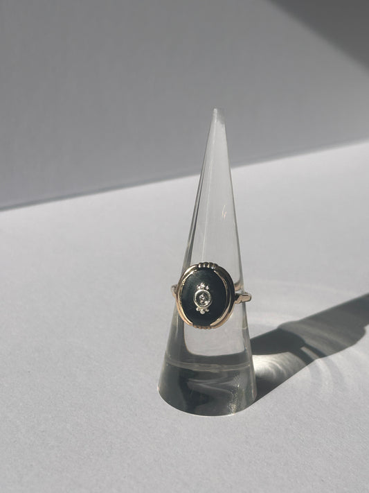 Vintage 10k Onyx Ring with center OMC diamond sz 6